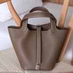 Hermes Picotin 18 Bag - Platinum Hardware - étoupe