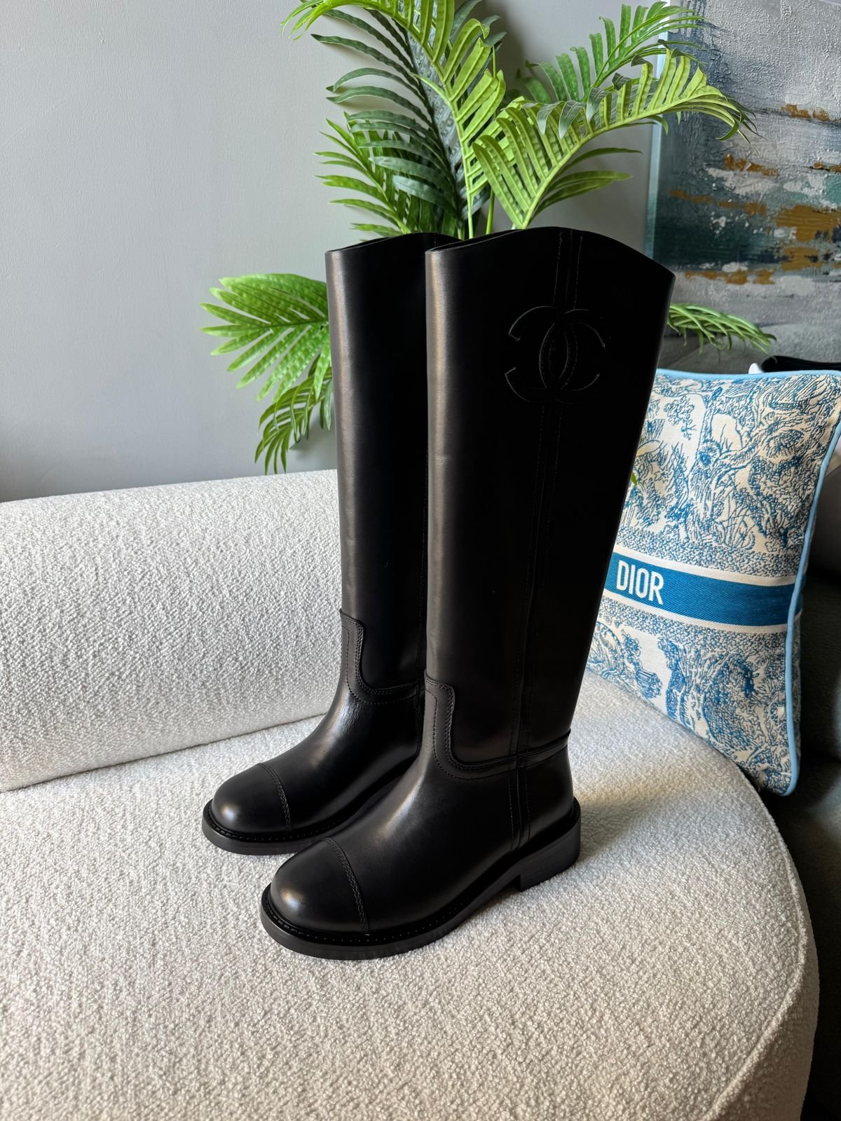 Chanel Leather riding boot - Image 2