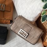 Fendi Baguette 20cm Bag - étoupe