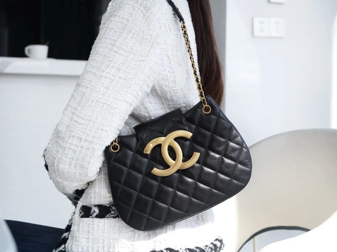Chanel CC bag - Image 2
