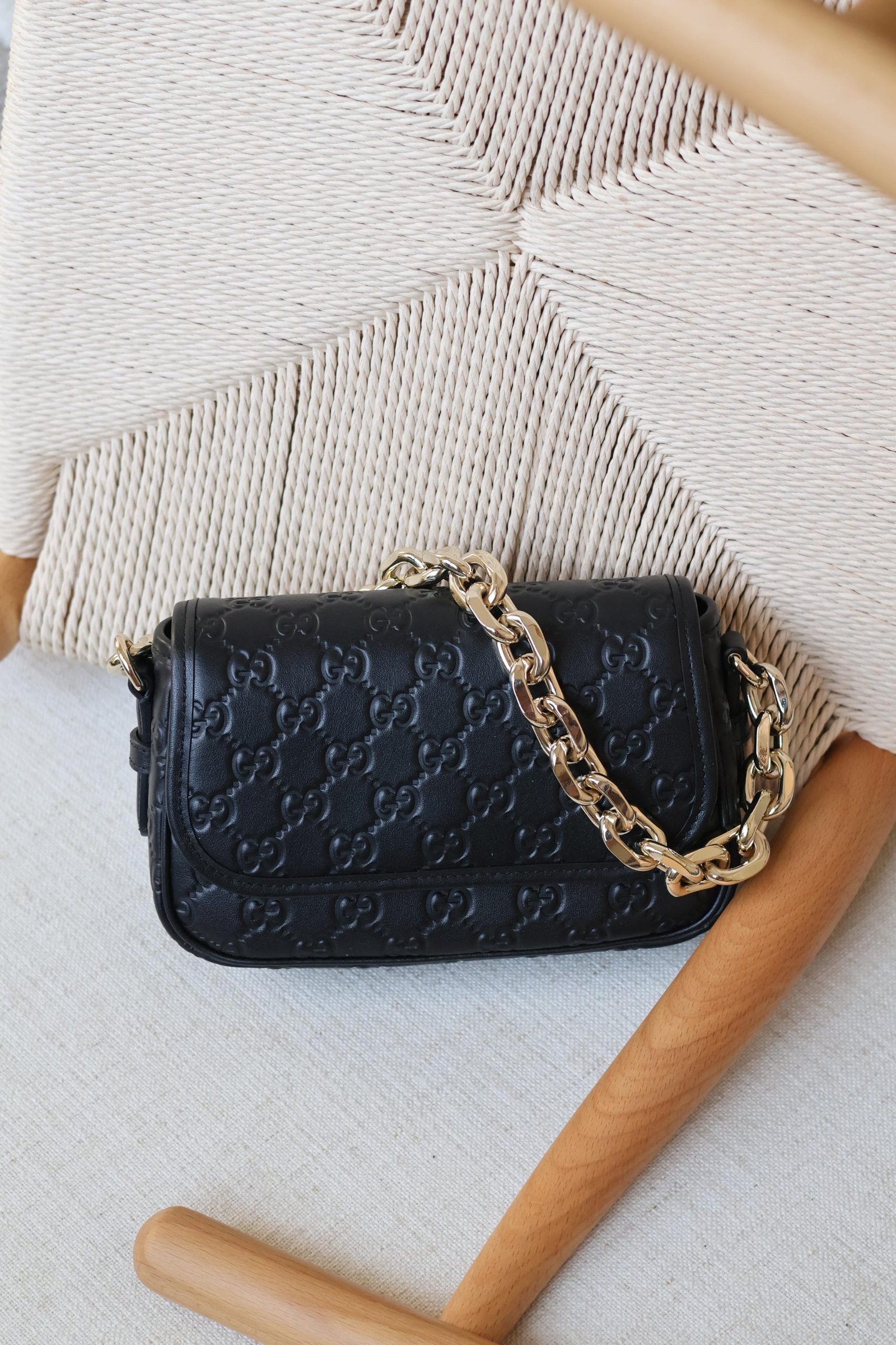 Gucci GG Emblem shoulder bag 20.5cm