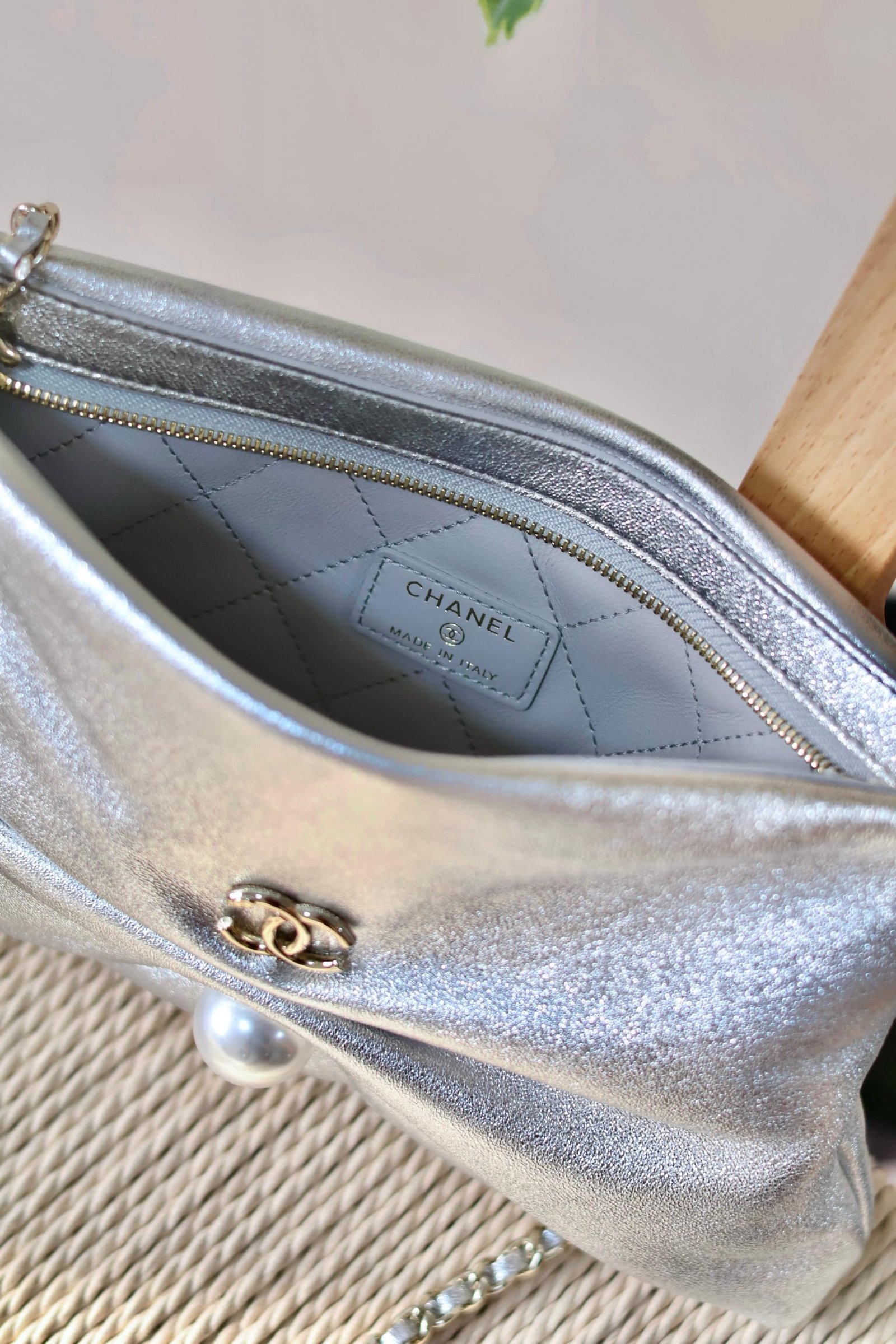 Chanel clutch bag with pearl 24cm - Image 2