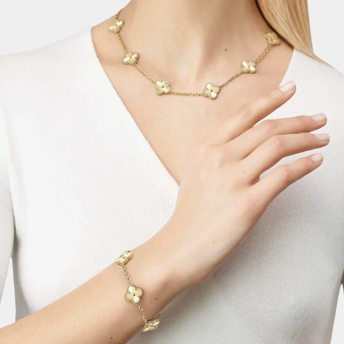 VAN CLEEF & ARPELS Vintage Alhambra Necklace 10 Motifs Yellow Gold - Image 2