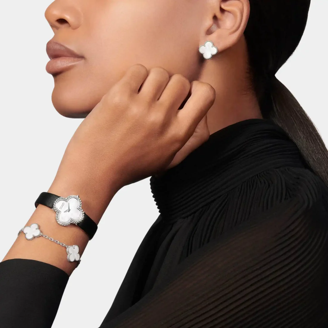 VAN CLEEF & ARPELS Vintage Alhambra Earrings White Gold With Pearl - Image 2