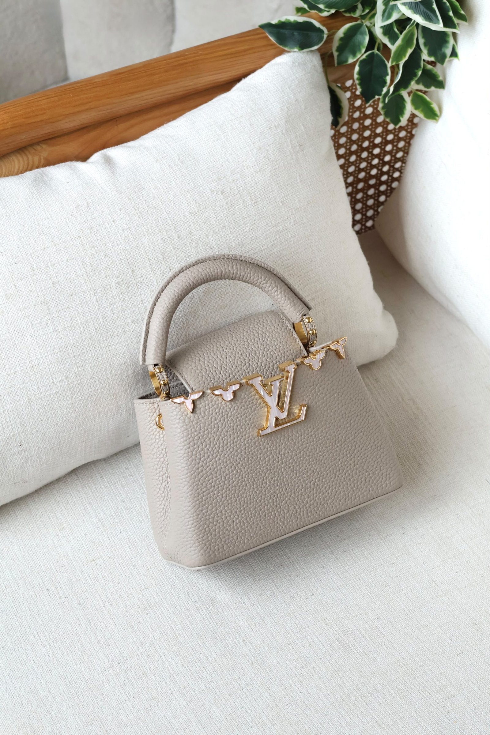 Louis Vuitton Capucines Mini - Image 3
